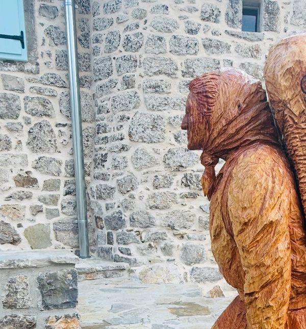 Kip tete Anice izrađen od sto godina starog cedra