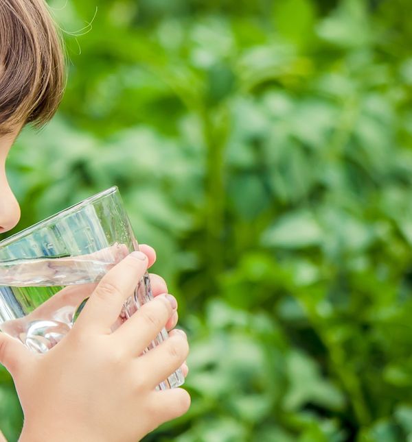 Za razliku od odraslih, djeca imaju slabije razvijen osjećaj žeđi