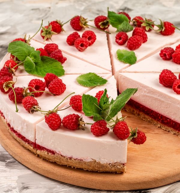 Lagana torta s malinama i jogurtom (ilustrativna fotografija)