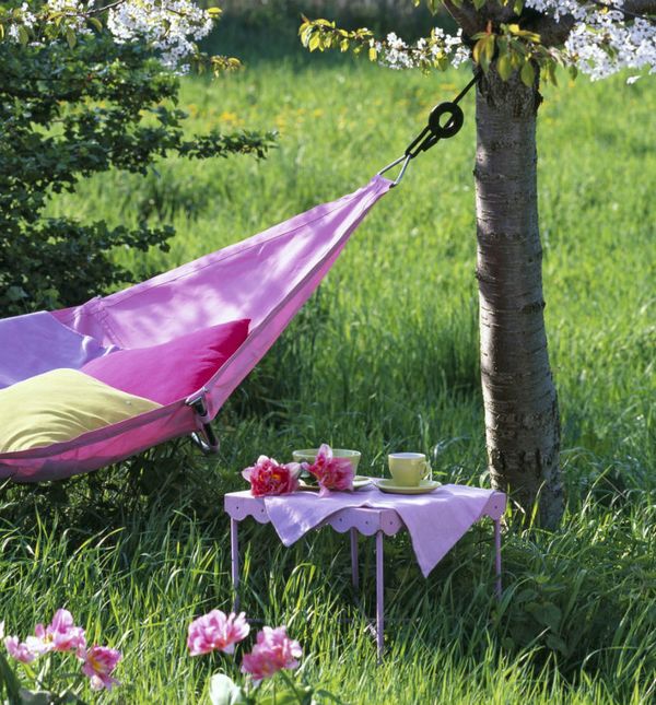 Viseća mreža za ležanje može biti ukras vrta