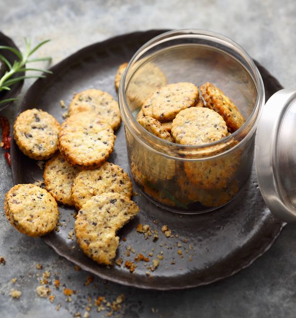 Raženi krekeri s maslinama