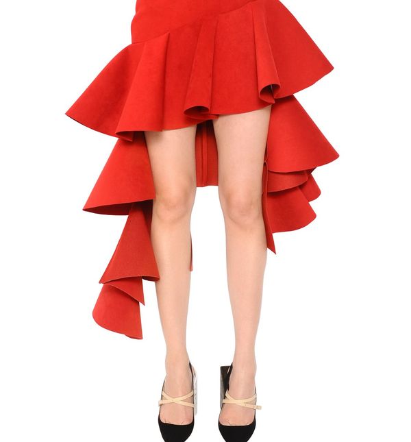 Jacquemus suknja na popustu se može kupiti po cijeni od oko 2500 kn