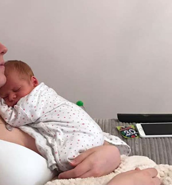 Mama Johannah Simmons objavila je fotografiju sa sinčićem