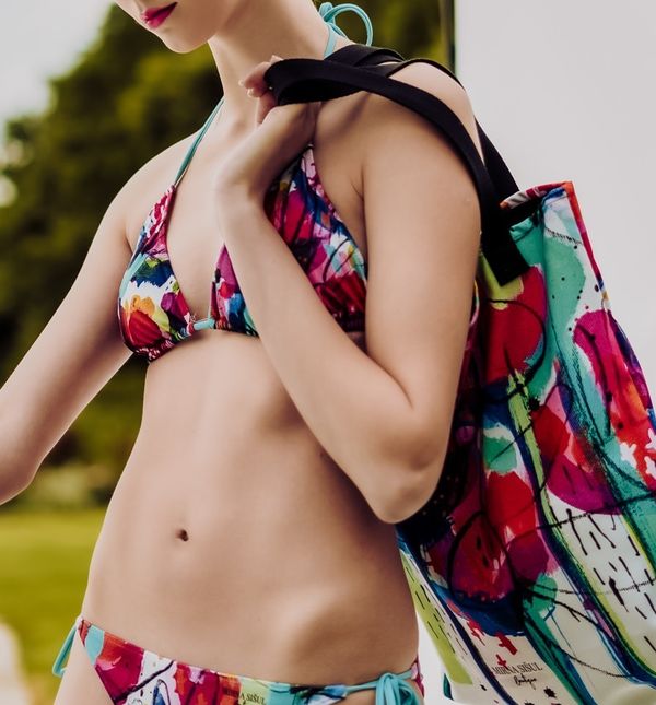 Mirna Sišul dizajnirala je kolekciju kupaćih kostima, torbi, tunika i majica