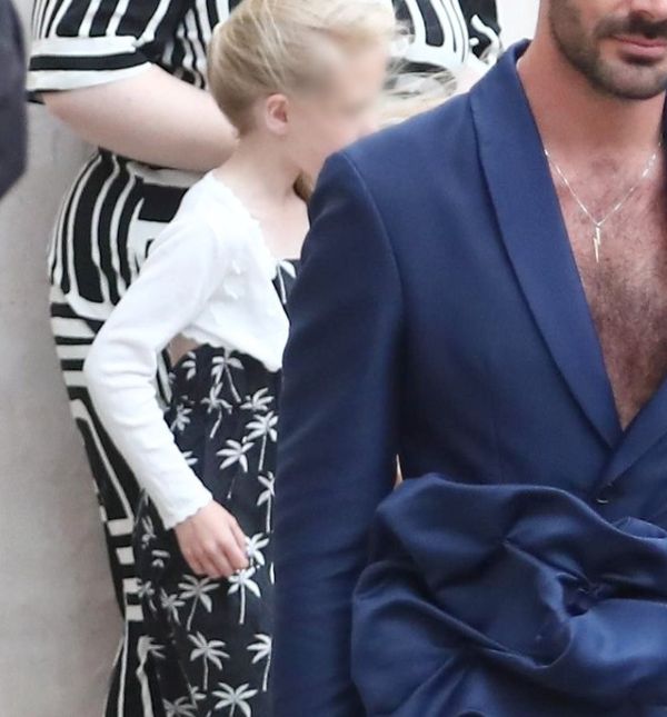 Gost na vjenčanju Stewartova sina u efektnom odijelu