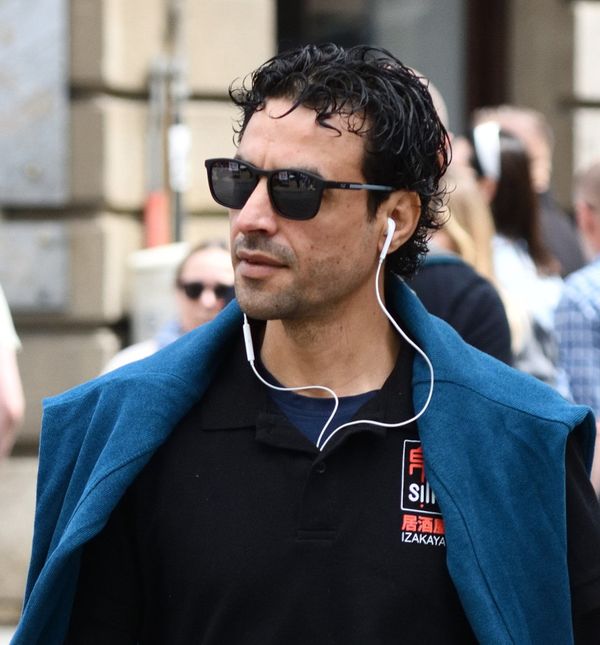 Crnokosi muškarac iz centra Zagreba