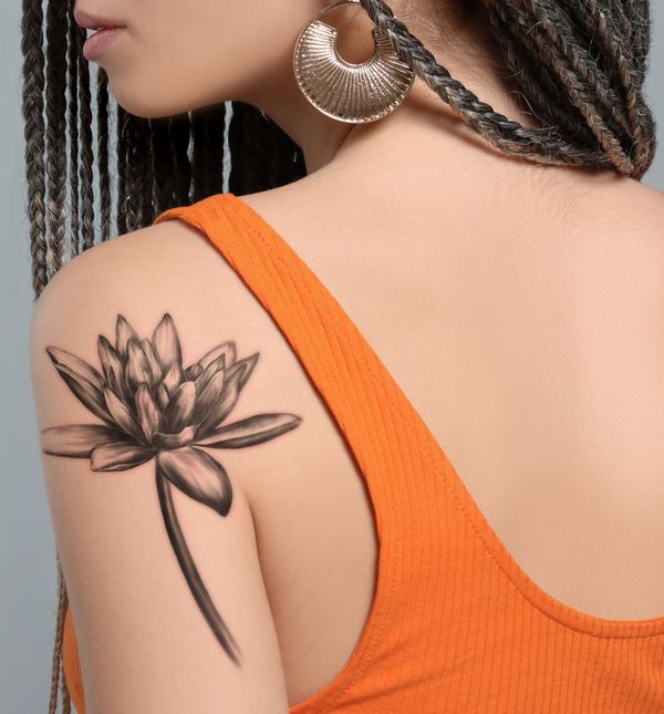 Neke ljude cvijet lotosa toliko fascinira da ga odluče istetovirati na tijelu