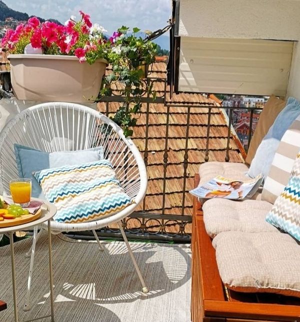 Melisa je u svome domu uredila dva balkona, ovaj balkon ima 3,2 kvadrata