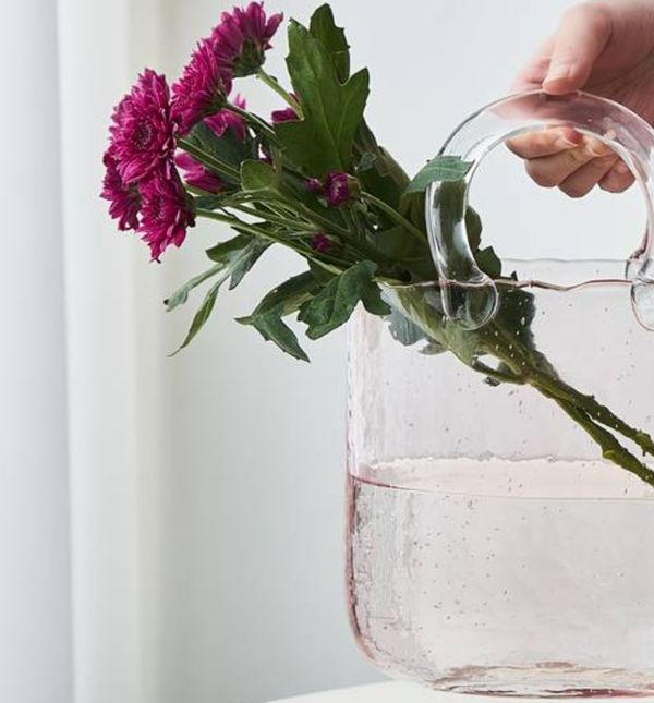 Vaza u obliku torbice