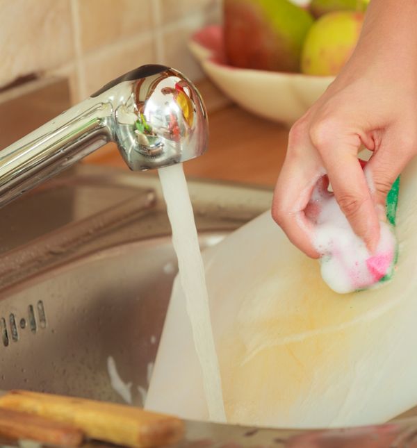 Dasku za rezanje treba temeljito očistiti