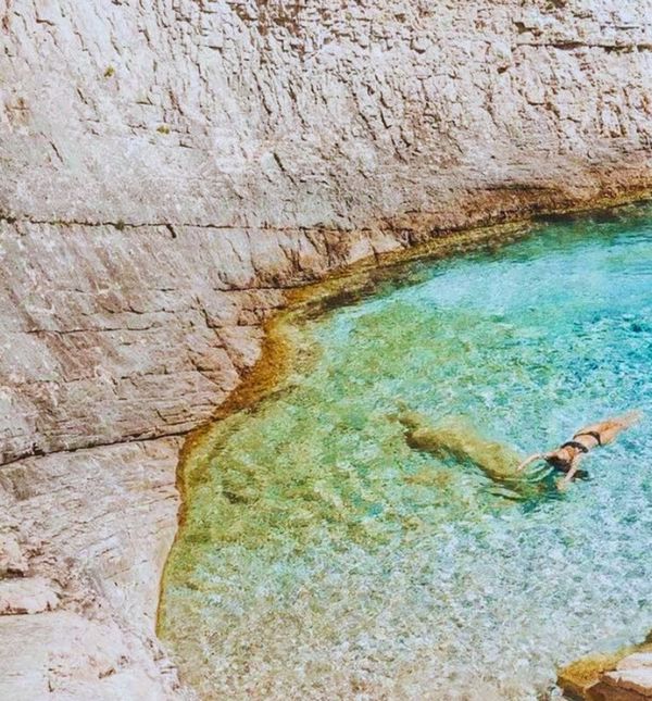 Pritišćina je malena, ali jedna od najljepših viških uvala