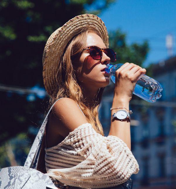 Po vrućinama je najbolje piti vodu odnosno napitke sobne temperature jer njih organizam brže apsorbira