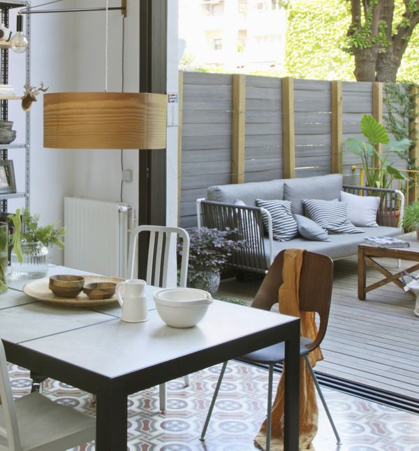 Terasa kuće usred grada sklonjena od pogleda