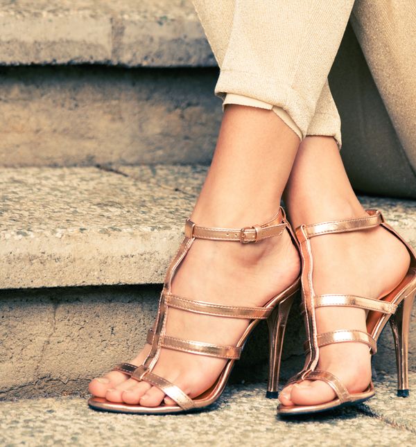 Sandale s visokom potpeticom osiguravaju eleganciju te poljepšavaju i izdužuju noge