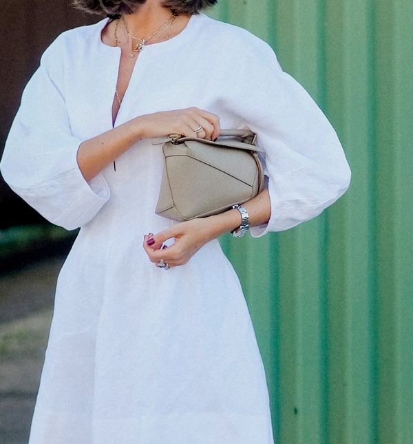 Bijela haljina u street style izdanju s Tjedna mode