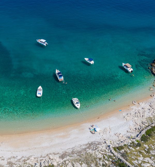 Mala luka pravi je mali raj za romantiče izlete, piknike u prirodi i autentičan mediteranski doživljaj