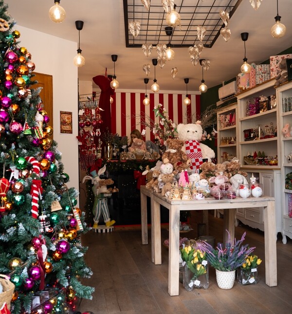 Winnie’s Christmas Shop