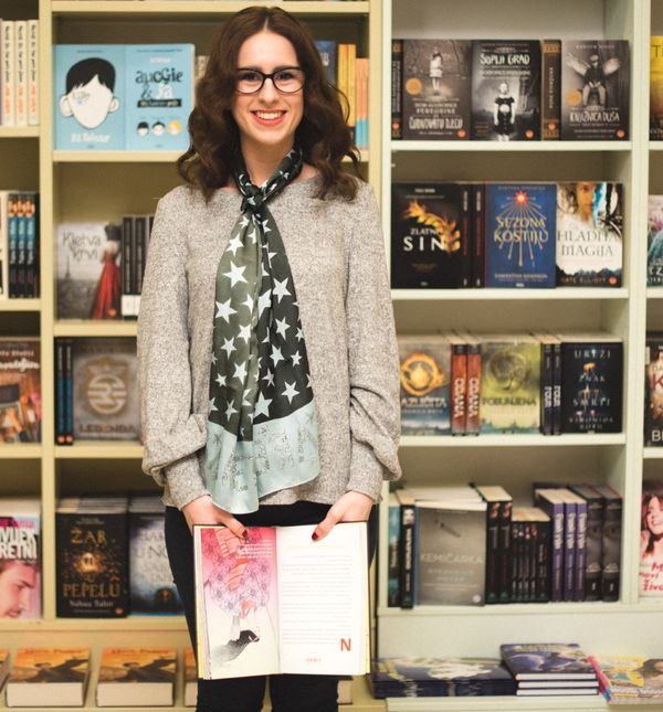 Buntovnica, velika sanjarka i knjigoljupka Valentina Namesnik voditeljica je knjižnog kluba za mlade
