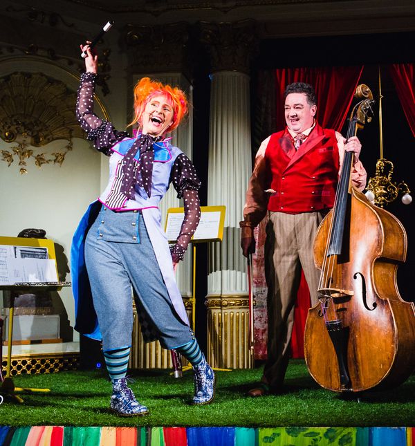 Glumica Mirta Zečević (Hillary, vještica) te pjevačica Ivanka Boljkovac (Maria Bellacanta, operna pjevačica) i Tvrtko Stipić (gospon Pultek, poslužitelj orkestra)