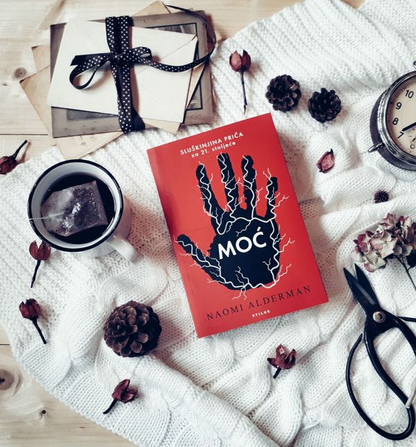 Naslovnica knjige Moć Naomi Alderman