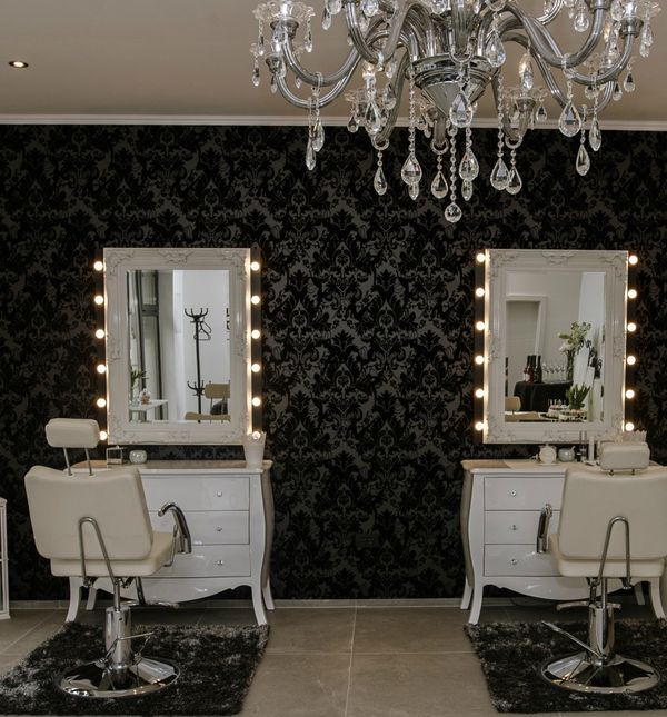 TB make UP beauty studio naziv je novog studija ljepote