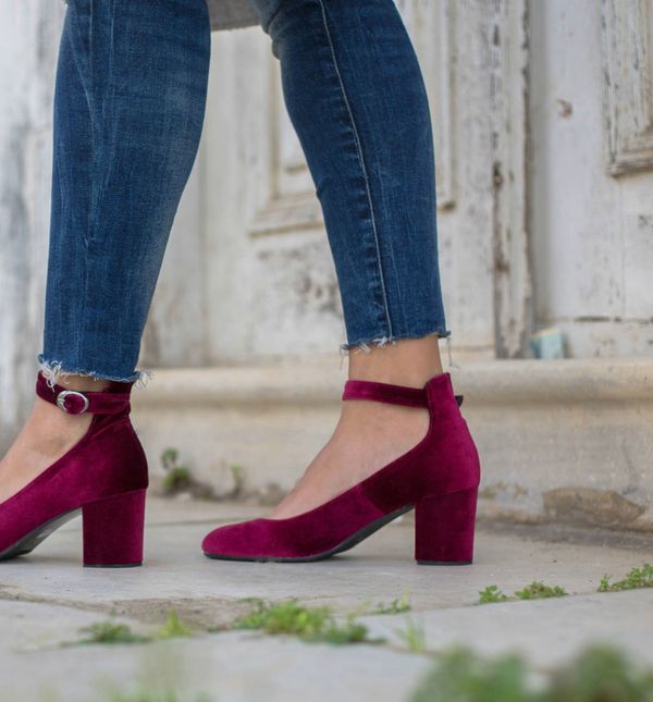 Mnoge žene biraju cipele s debljom i nešto nižom petom