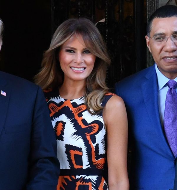 Melania i Donald Trump pozirali su sa svojim gostima u njihovom privatnom klubu Mar-a-Lago u Floridi