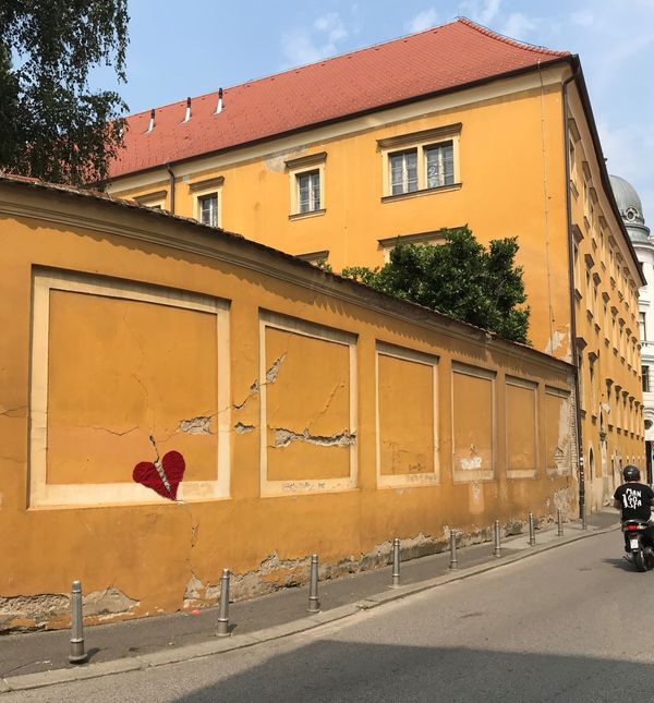 Srce na zagrebačkoj fasadi postalo je simbolom nade - 1