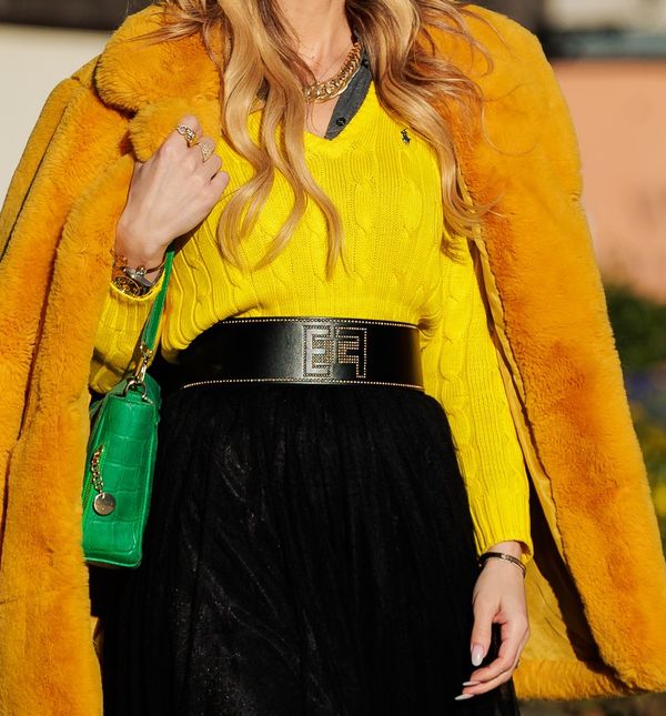 Narančasta boja u street style izdanju