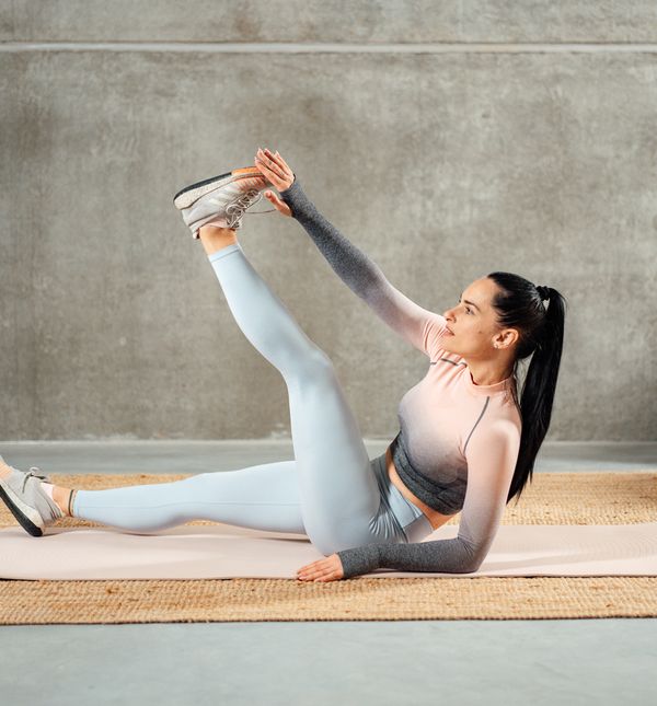 Za izvođenje jednostavne vježbe s kojom možemo popraviti držanje potrebna vam je samo prostirka