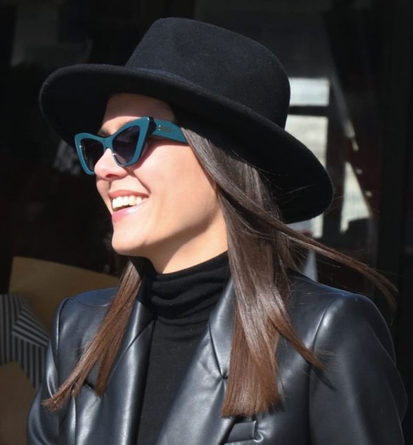 Mlada dama sa zagrebačke špice u popularnim gležnjačama