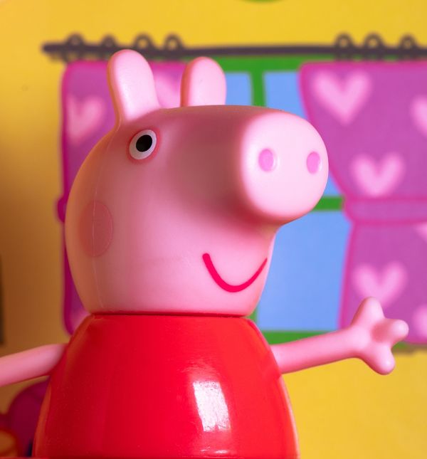 Peppa je nerijetko zahtjevna, glasna i komentira trbuh svojeg tate, bune se roditelji