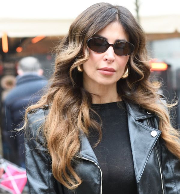 Street style izdanje s crvenim hlačama u životinjskom uzorku