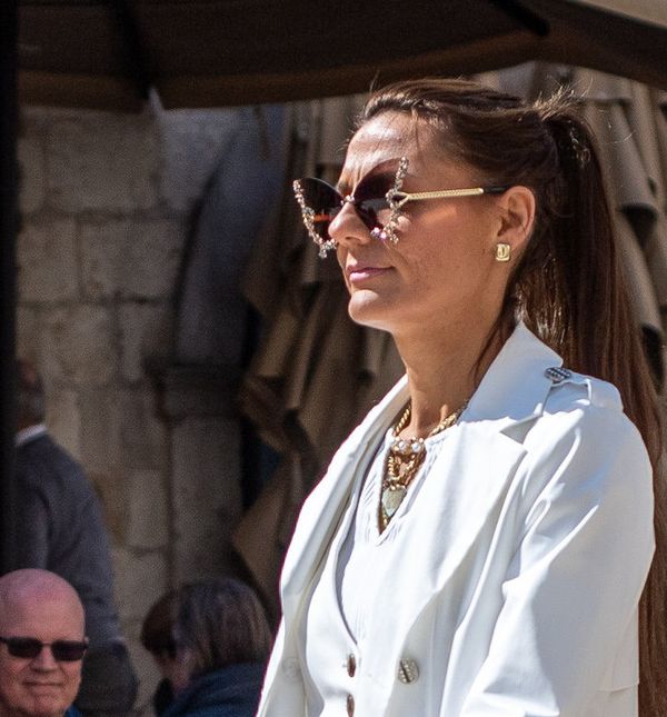 Street style dame u bijelom iz Dubrovnika