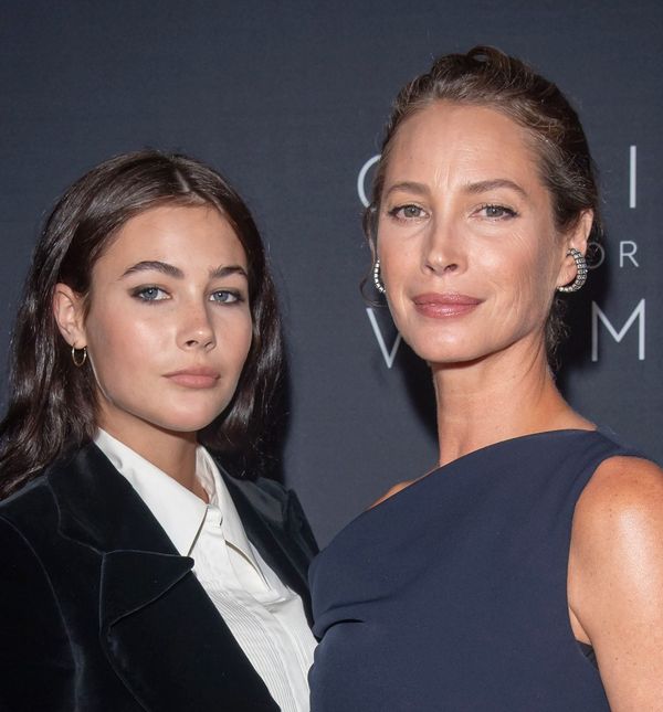 Grace Burns s mamom Christy Turlington