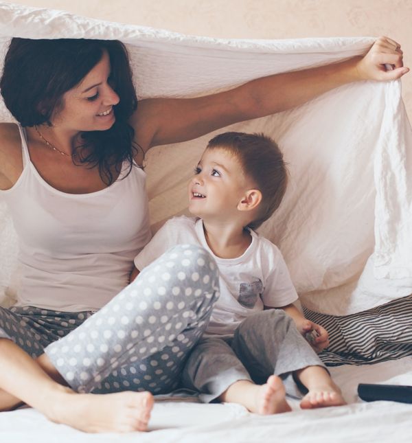 Unatoč napretku posljednjih godina, neki roditelji, a posebno mame, i dalje imaju potrebu umanjivati njihove obiteljske obveze u radnom okruženju