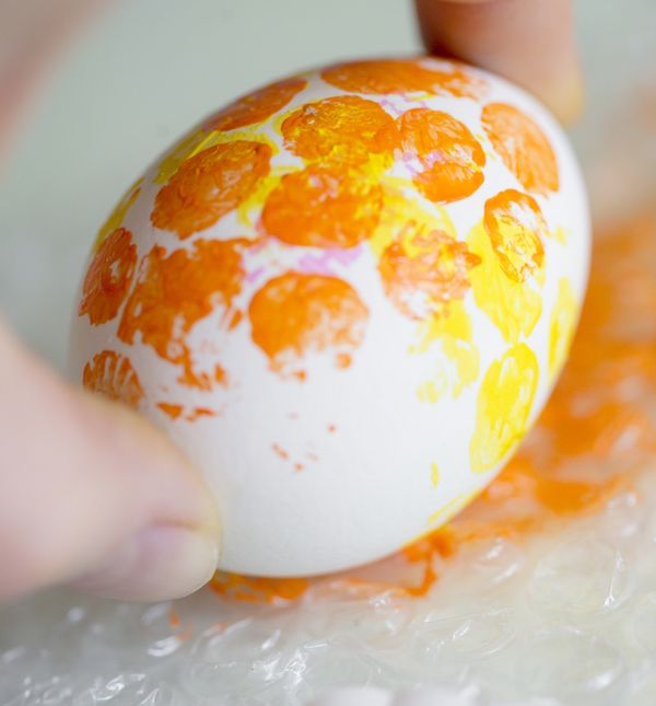 Pisanice ukrašene pucketavom folijom