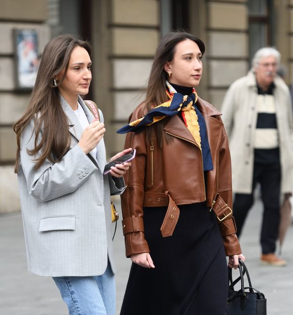 Sako i traperice na zagrebačkim ulicama