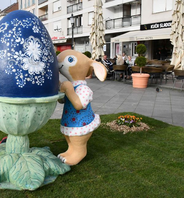 Središte Slavonskog Broda pretvoreno je u malo uskrsno carstvo