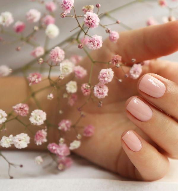 Svjetloružičaste manikure su nepogrešiv odabir
