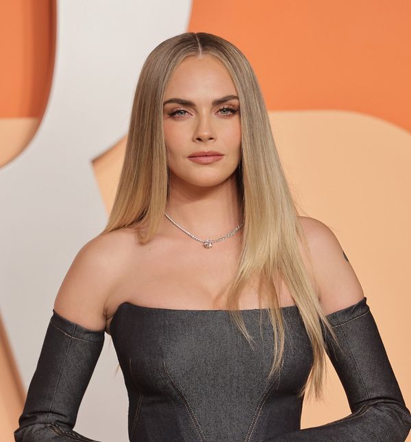 Cara Delevingne u haljini od trapera na oskarovskom partyju Vanity Fair
