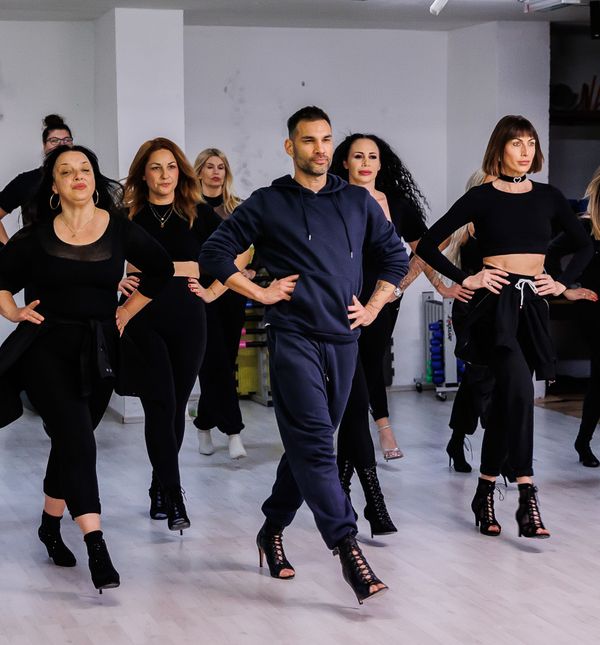Koreograf Alen Sesartić iz Splita podučava žene plesu u štiklama