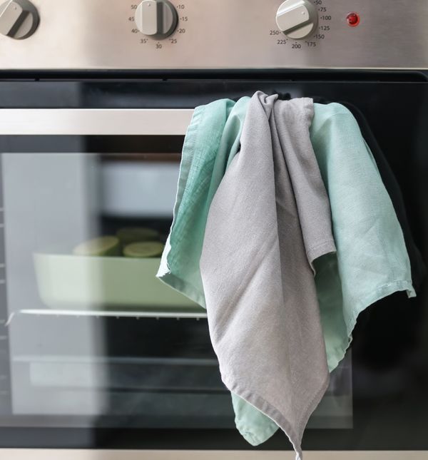 Kuhinjskoj krpi nije mjesto na vratima pećnice