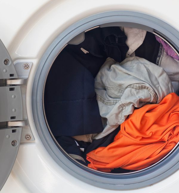 Neki prljavo rublje drže u perilici