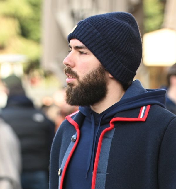 Mladić sa zagrebačke špice u šokačkoj jakni