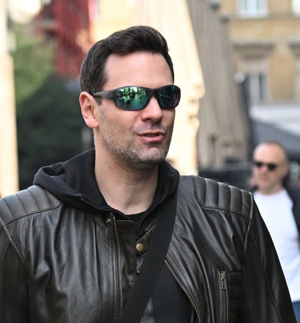 Street style kombinacija muškarca iz centra Zagreba u kožnjaku