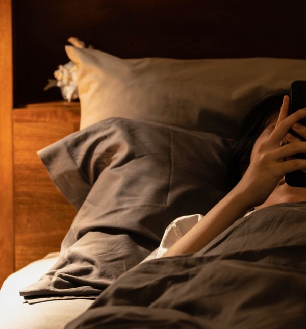 Maknite mobitel prije spavanja, preporodit ćete se