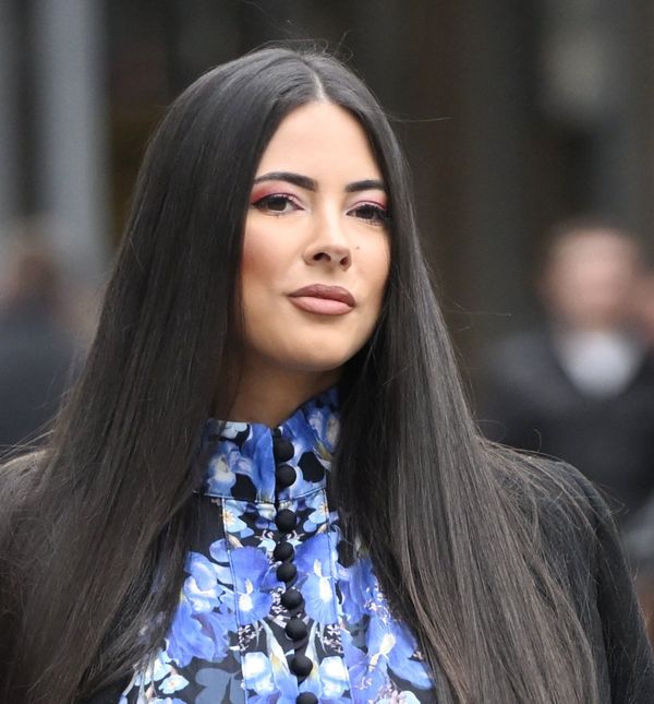 Ljepotica iz Zagreba u efektnoj haljini cvjetnog uzorka