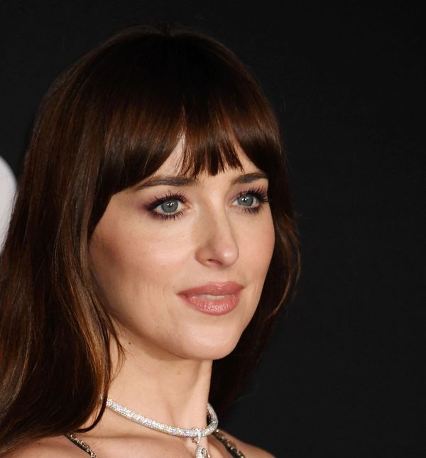 Dakota Johnson nosi ''letterbox'' šiške