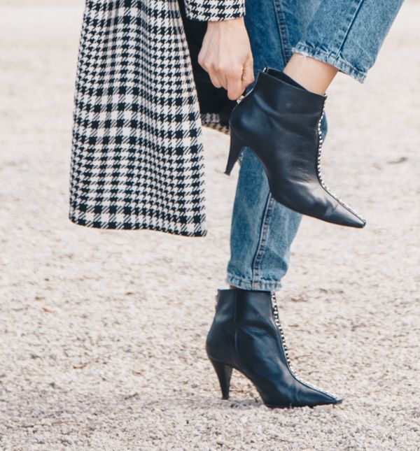 Crne gležnjače s visokom potpeticom sjajan su izbor za posao, ali i svečanije prilike